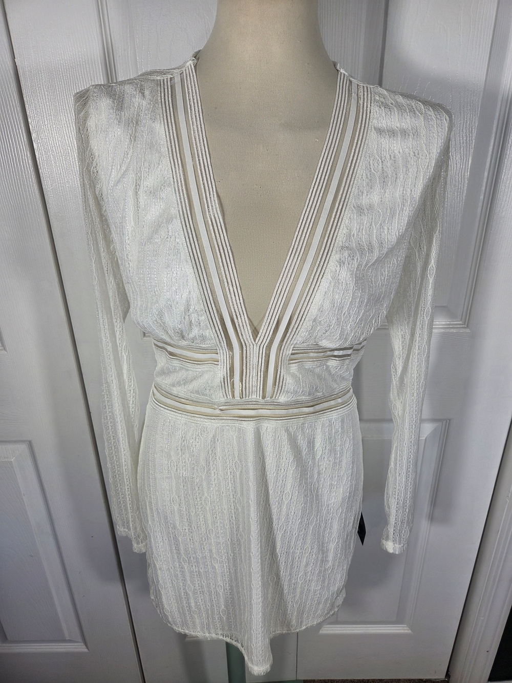 Lulus NWT Ivory Lace Open Back Long Sleeve Mini Dress XL